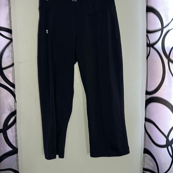Under Armour small Capri length, athletic leggings - Picture 1 of 6